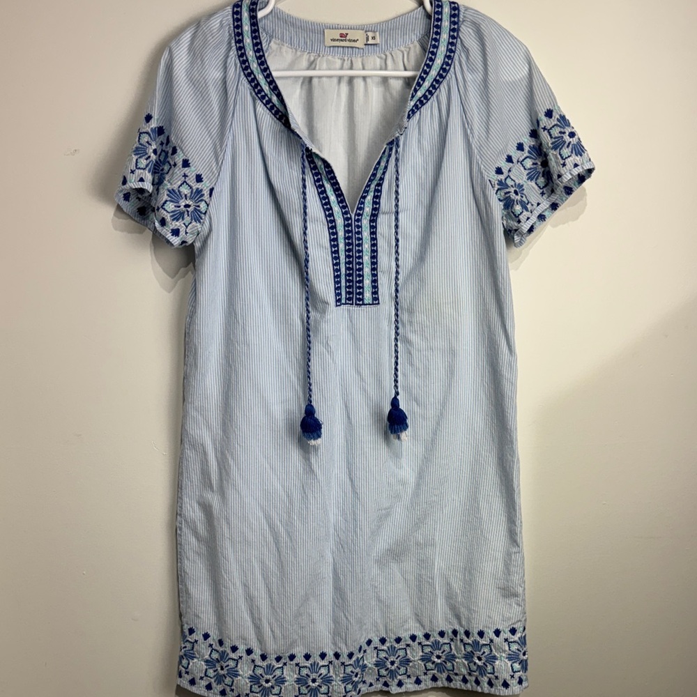 Vineyard Vines Sea Spray Stripe embroidered dress in blue and white. Size XS